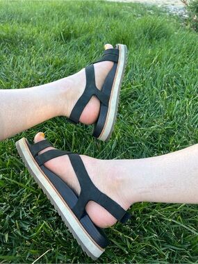 Designer MERRELL Black Strap comfort  Sandals 🩴